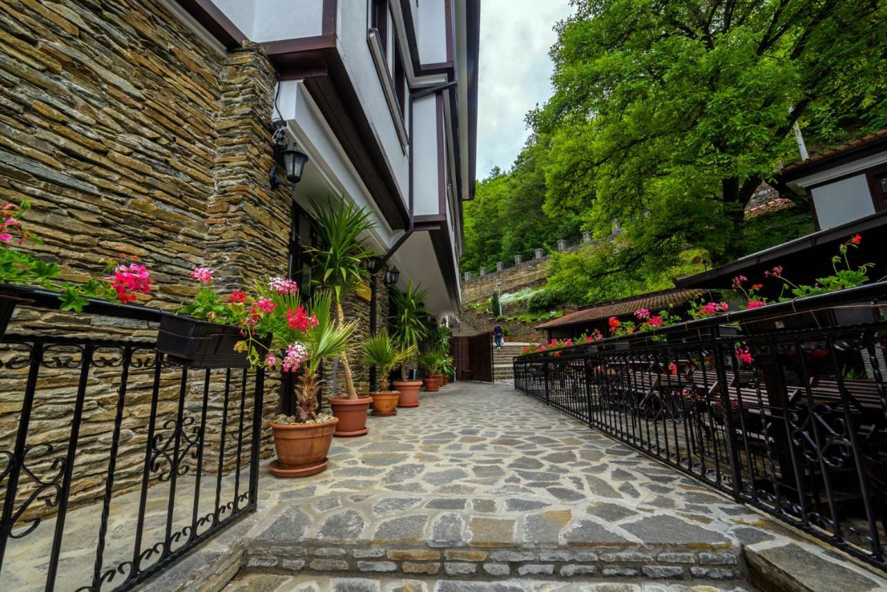 Hotel Manastir Sv. Joakim Osogovski Kriva Palanka ภายนอก รูปภาพ